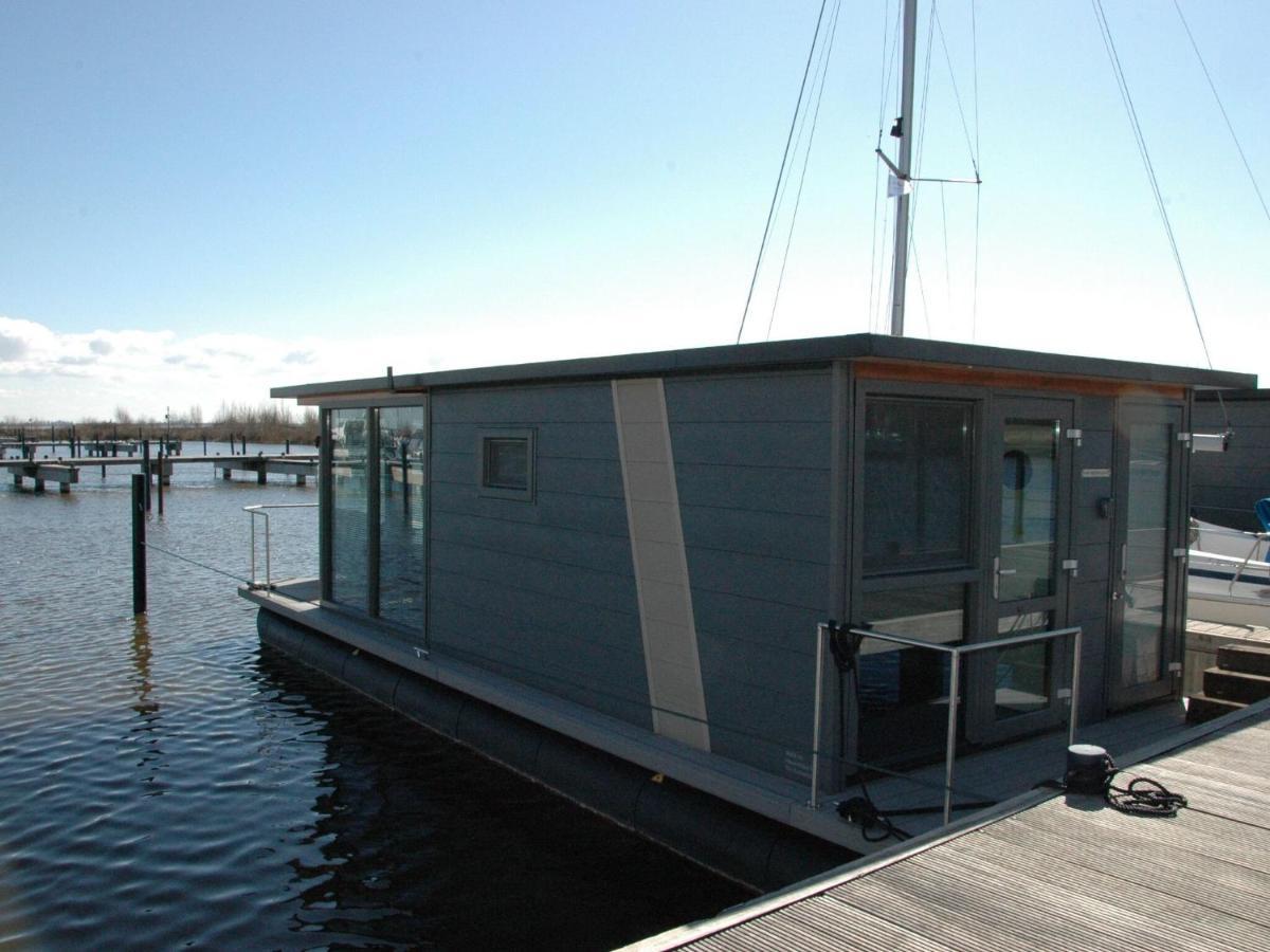 فندق Beautiful Houseboat In The Harbour Of Volendam Near Centre المظهر الخارجي الصورة