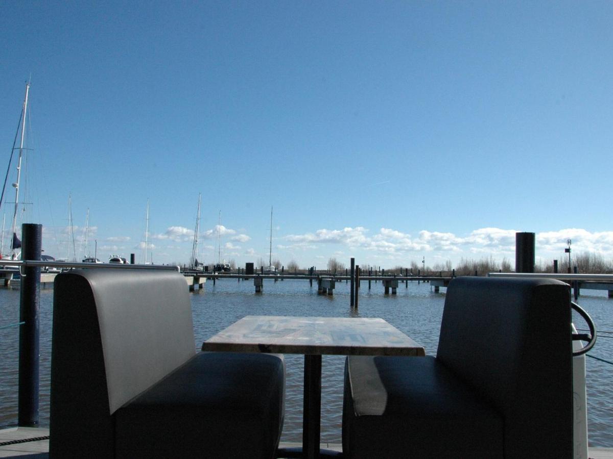فندق Beautiful Houseboat In The Harbour Of Volendam Near Centre المظهر الخارجي الصورة