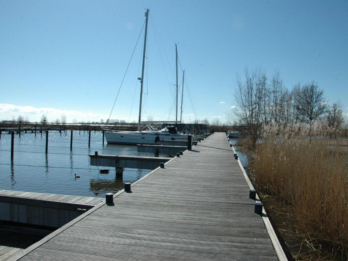 فندق Beautiful Houseboat In The Harbour Of Volendam Near Centre المظهر الخارجي الصورة